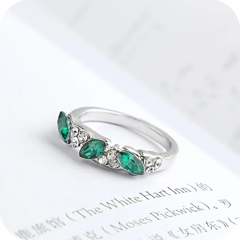 Retro Sense Ring Sweet Shiny Green Rhinestone Ring Index Finger Tail Ring Decoration Wedding Jewelry Birthday Gift For Women