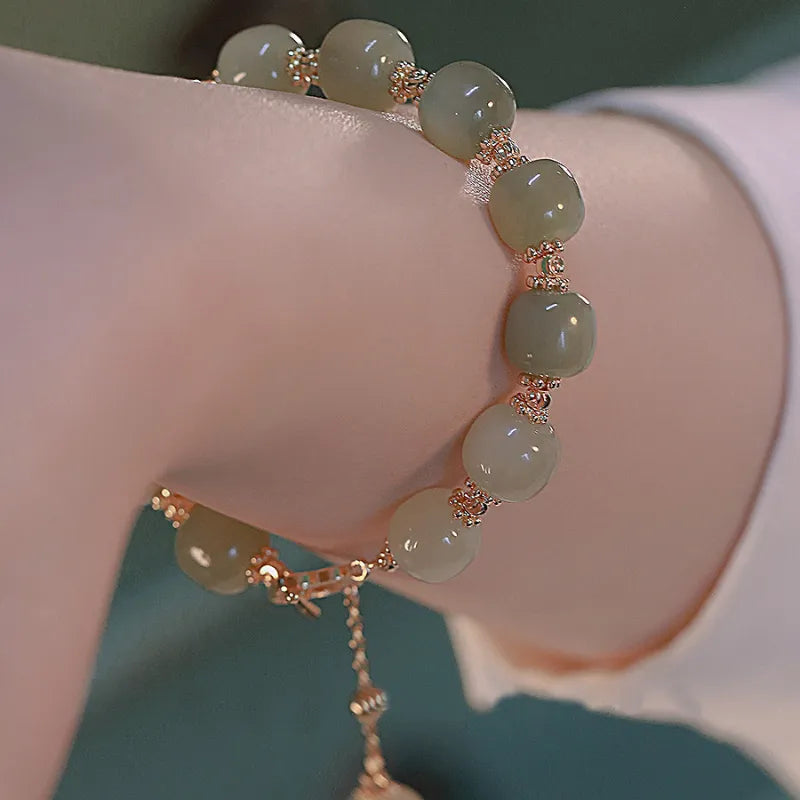 Fashionable and Exquisite Green Imitation Jade Beaded Bracelet for Women Elegant and Sweet Court Style Banquet Daily Jewelry