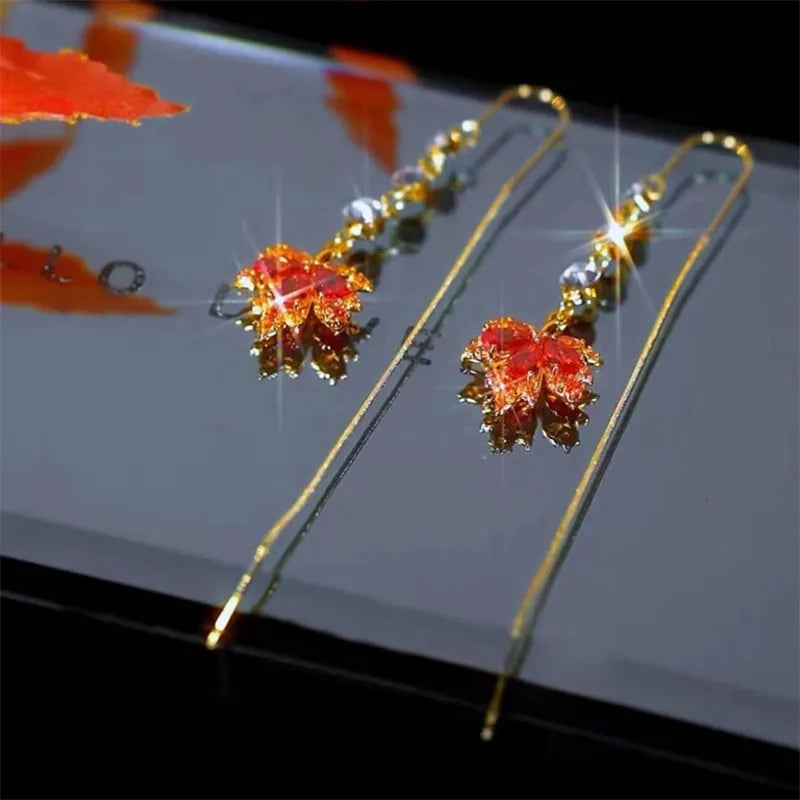 French Vintage Crystal Zircon Red Maple Leaf Earrings for Women Temperament Rhinestone Tassel Earrings Party Jewelry Bijoux Gift